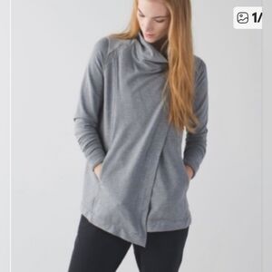 Lululemon Athletica Coast Wrap Yoga Jacket Grey Sweater Cardigan Women Small 2/4